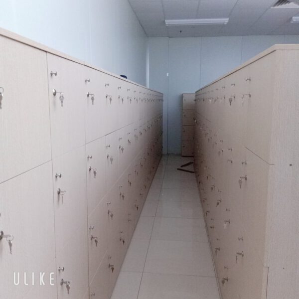 Tủ locker 20 ngăn gỗ màu nâu H77